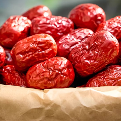 Dattes rouges saines à grains moyens 1 kg (contient environ 10 sachets)