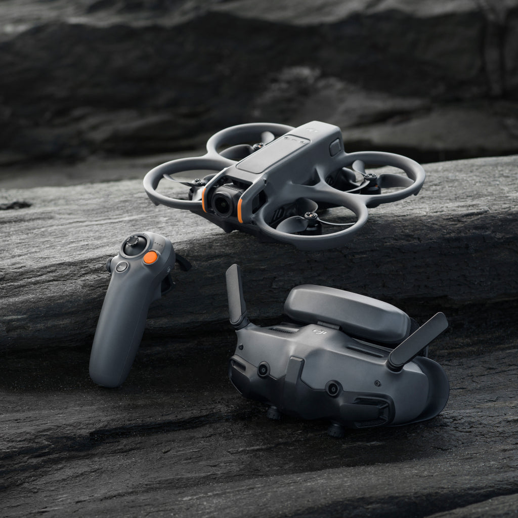 DJI Avata 2 Pack Fly More batterie unique, Drone FPV avec caméra 4K, protection d'hélice intégrée, Goggles 3 et RC Motion 3 inclus - Noir