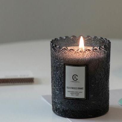 Zooly Bougie parfumée à bordure dentelée senteur Heavenly Gardenia - 200 g