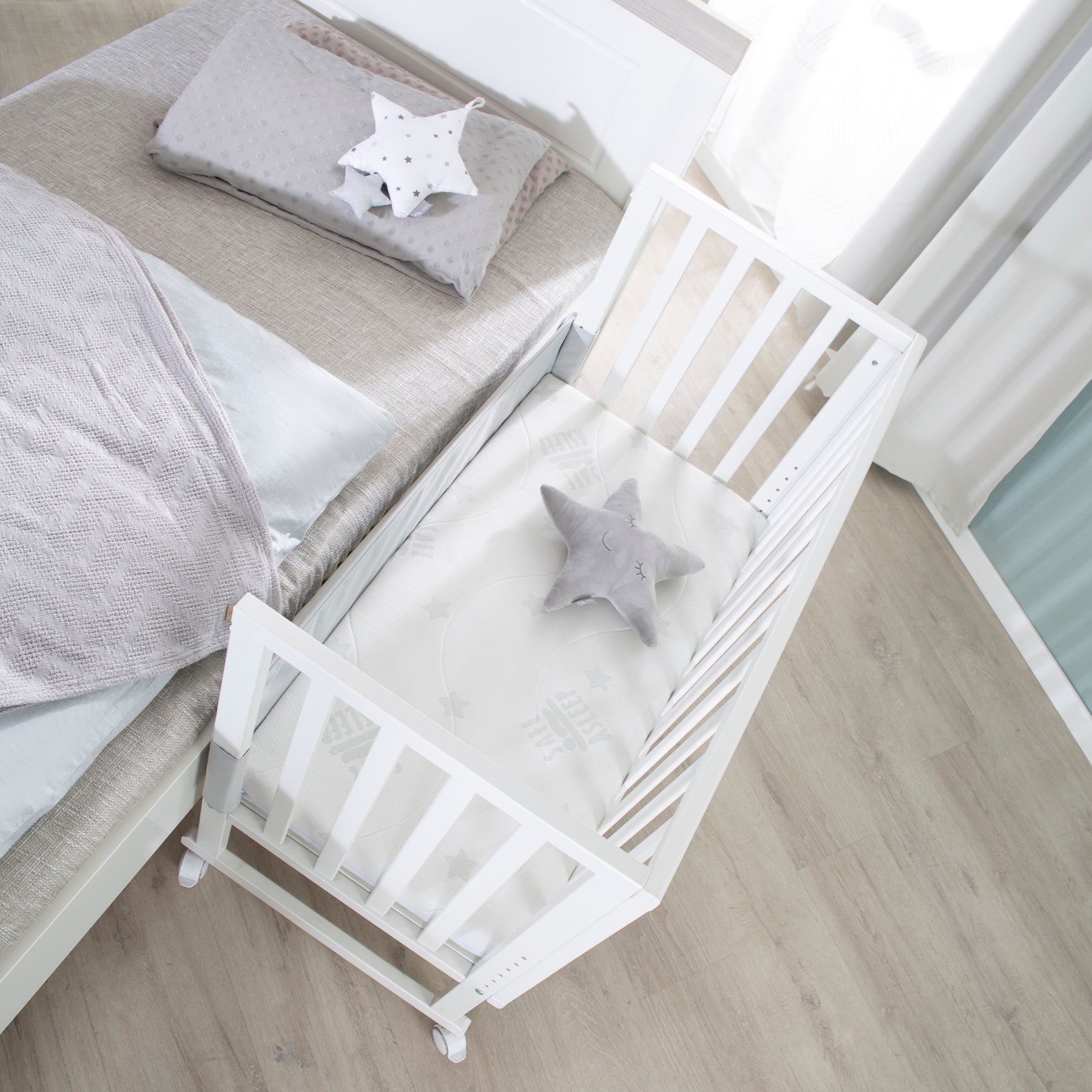 roba 3-en-1 Lit-bébé à coucher avec barrière de sécurité et matelas (Blanc)