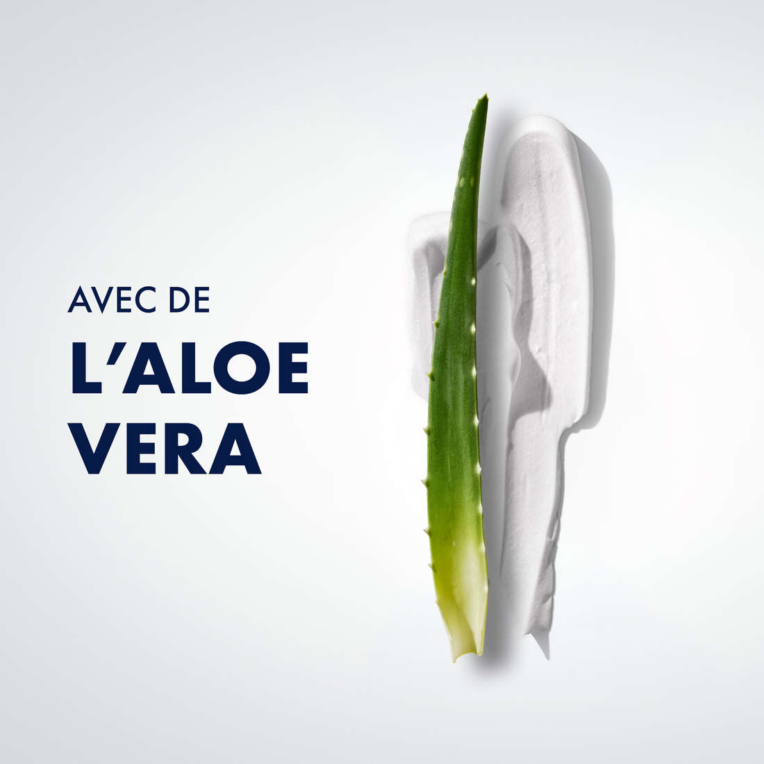 Gillette Mousse à Raser Homme, pour la Peau Sensible, 250ml | Formule Apaisante à l’Aloe Vera, Parfum Masculin, Contre Brûlures, Rougeurs, Coupures