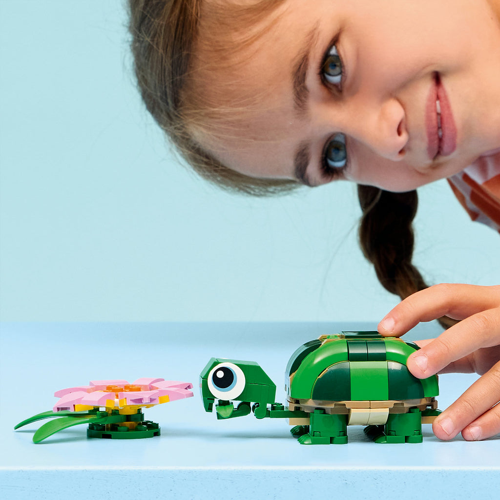 LEGO Creator 31377 La tortue et la fleur de nénuphar