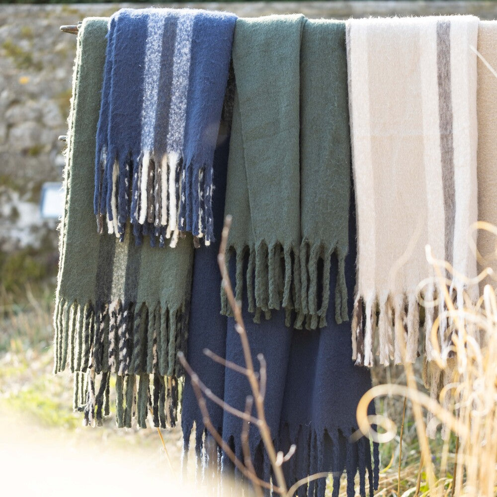 VIVARAISE Plaid rayé recyclé Isabel bleu marine - 130 x 160 cm