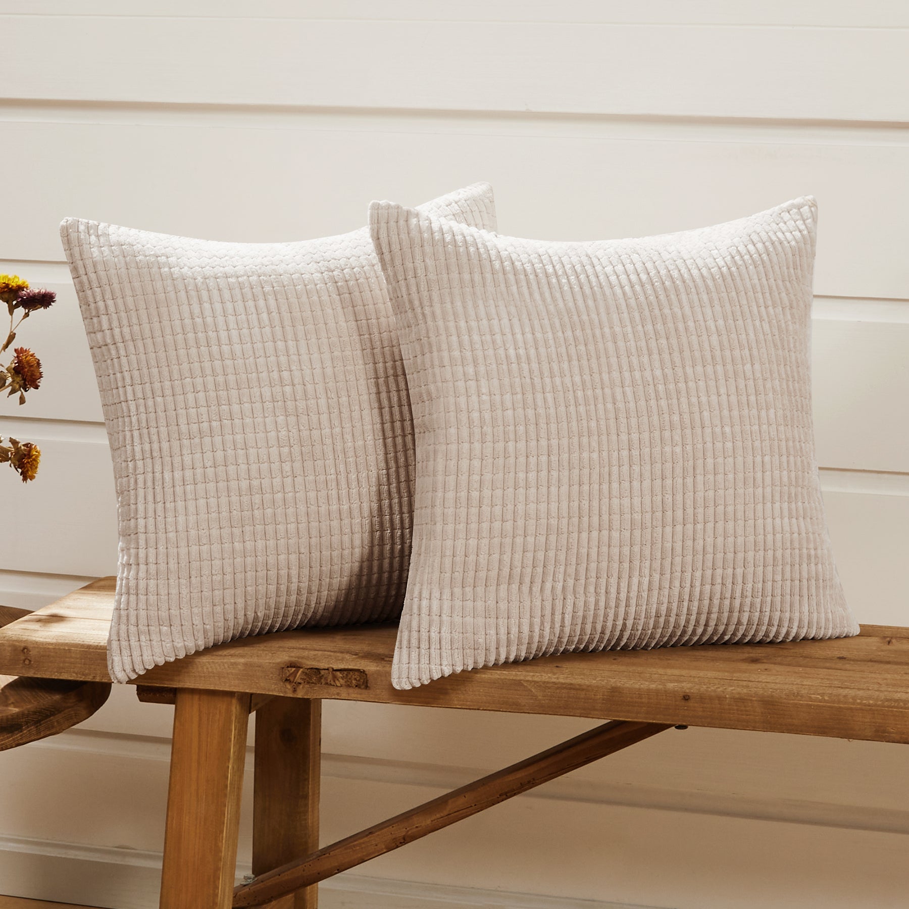 Deconovo Housse de coussin en velours coloris beige 45 x 45 cm - 1 pièce
