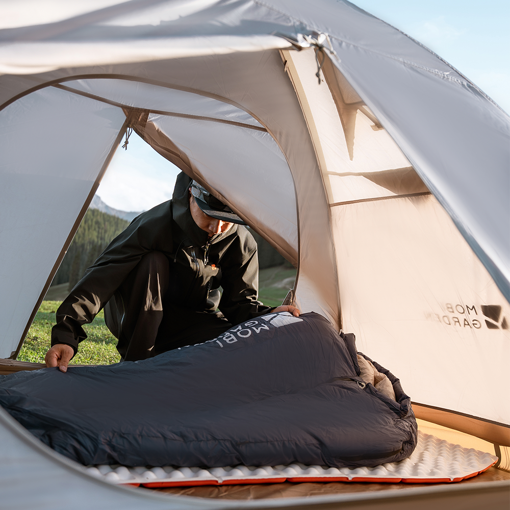 Mobi Garden, Tente de trekking en polyester LUNTA 68D, Tente imperméable ultralégère, Tente de camping de trekking double, Abri de plein air léger, Blanc, Cadre en alliage d'aluminium avec conception imperméable et respirante