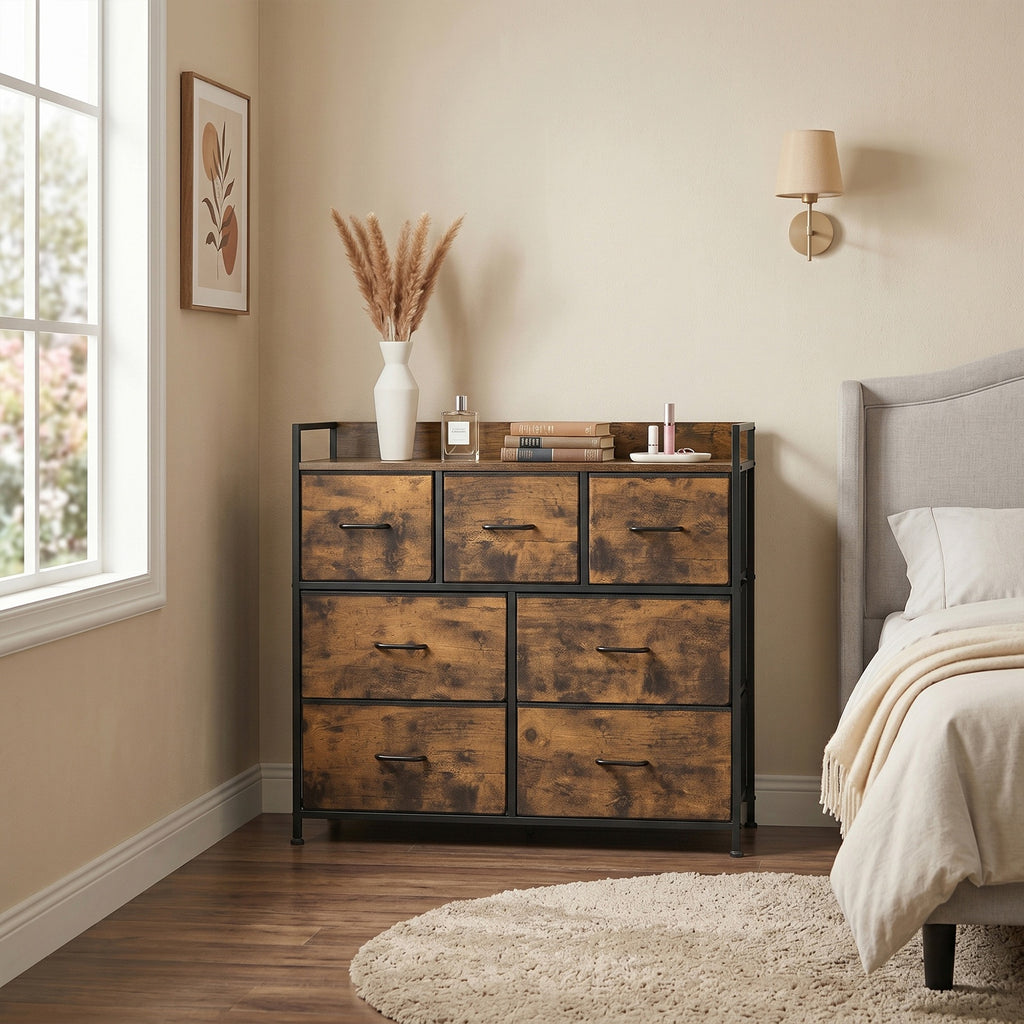 JOYFURNOS Commode à 7 tiroirs en tissu avec poignées –98x28.5x85cm Brun Rustique & Noir Encre, cadre métallique – grande armoire de chambre pour vêtements et linge de maison