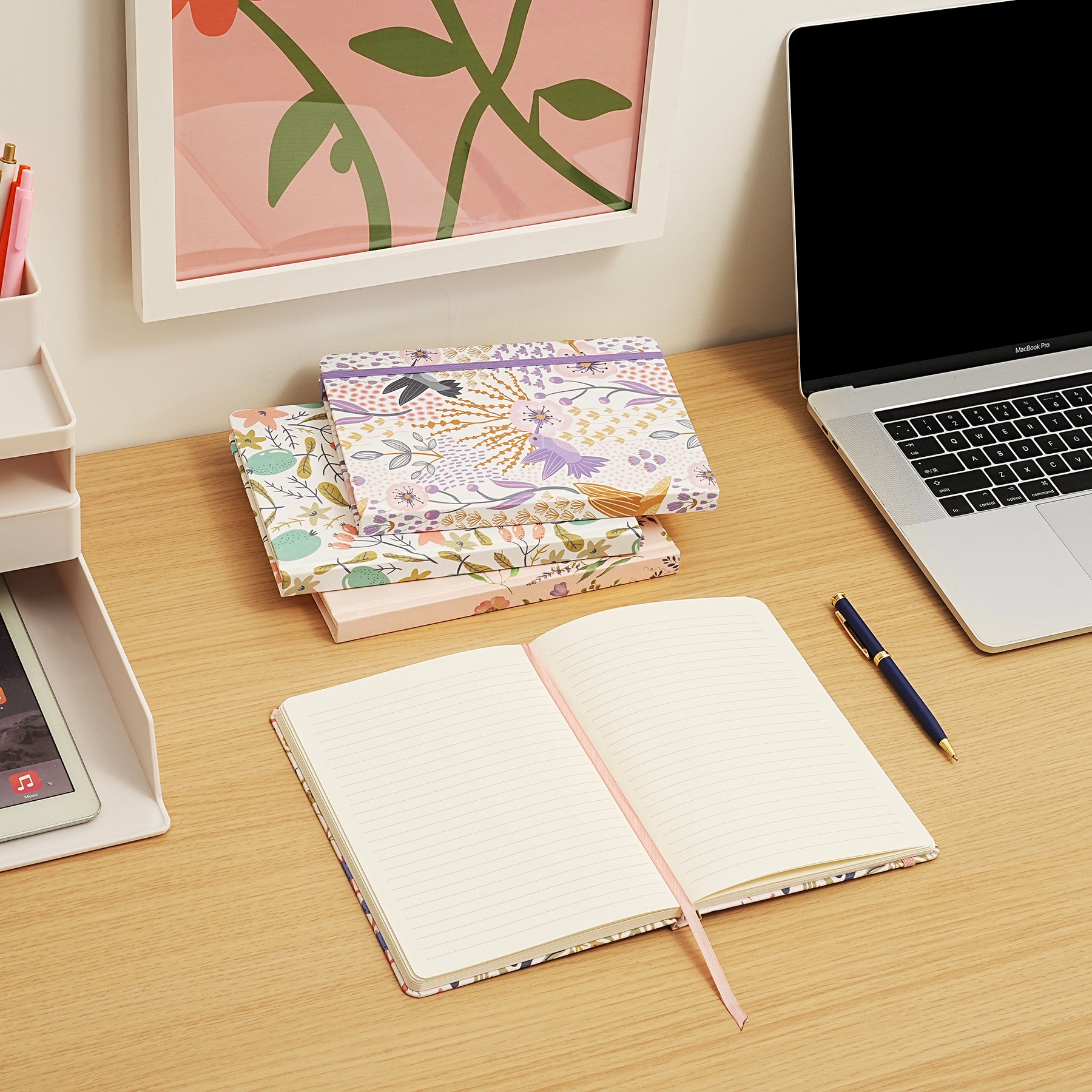 Jubiluu Carnet ligné A5 à couverture rigide en tissu floral, 96 feuilles papier offset 100 g, marque-page et bande élastique, journal ligné crème classique pour écriture, école