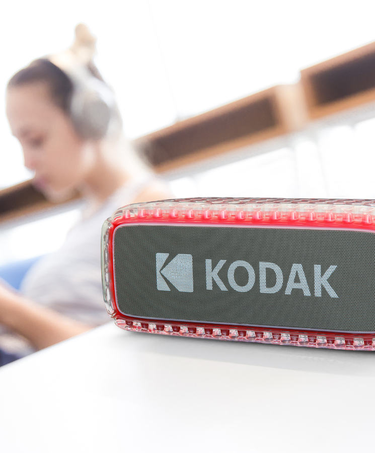 Kodak Enceinte Bluetooth IPX6 - 8 W - Batterie rechargeable 3,7 V/3000 mAh - Rouge