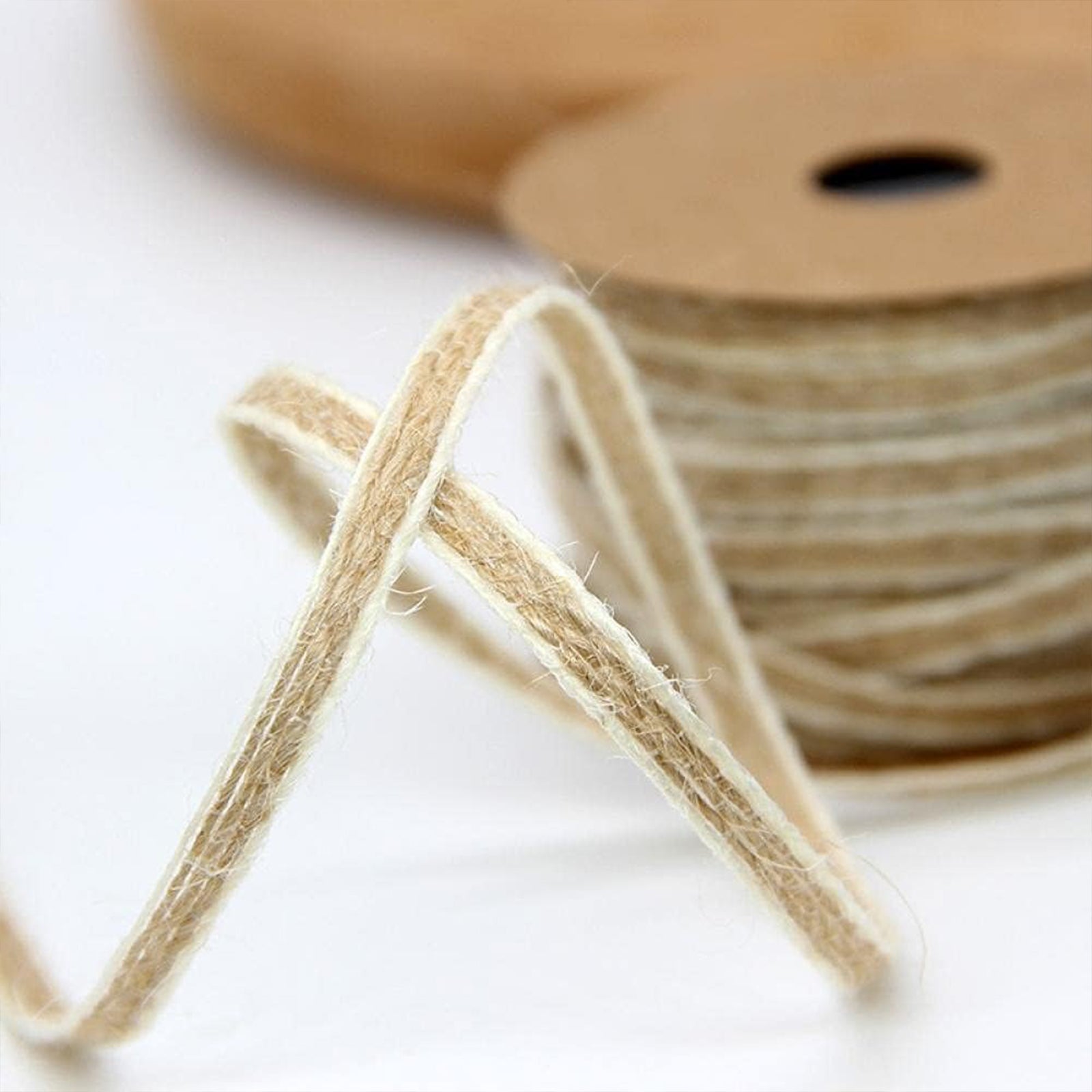 JU7CER Rouleau de filet en jute 2 pièces avec cordon en lin jaune et ruban tissé nœud décoratif DIY pour les arts de Noël et l'emballage de la ligne de pêche Longueur : 10 m, largeur : 0,6 cm