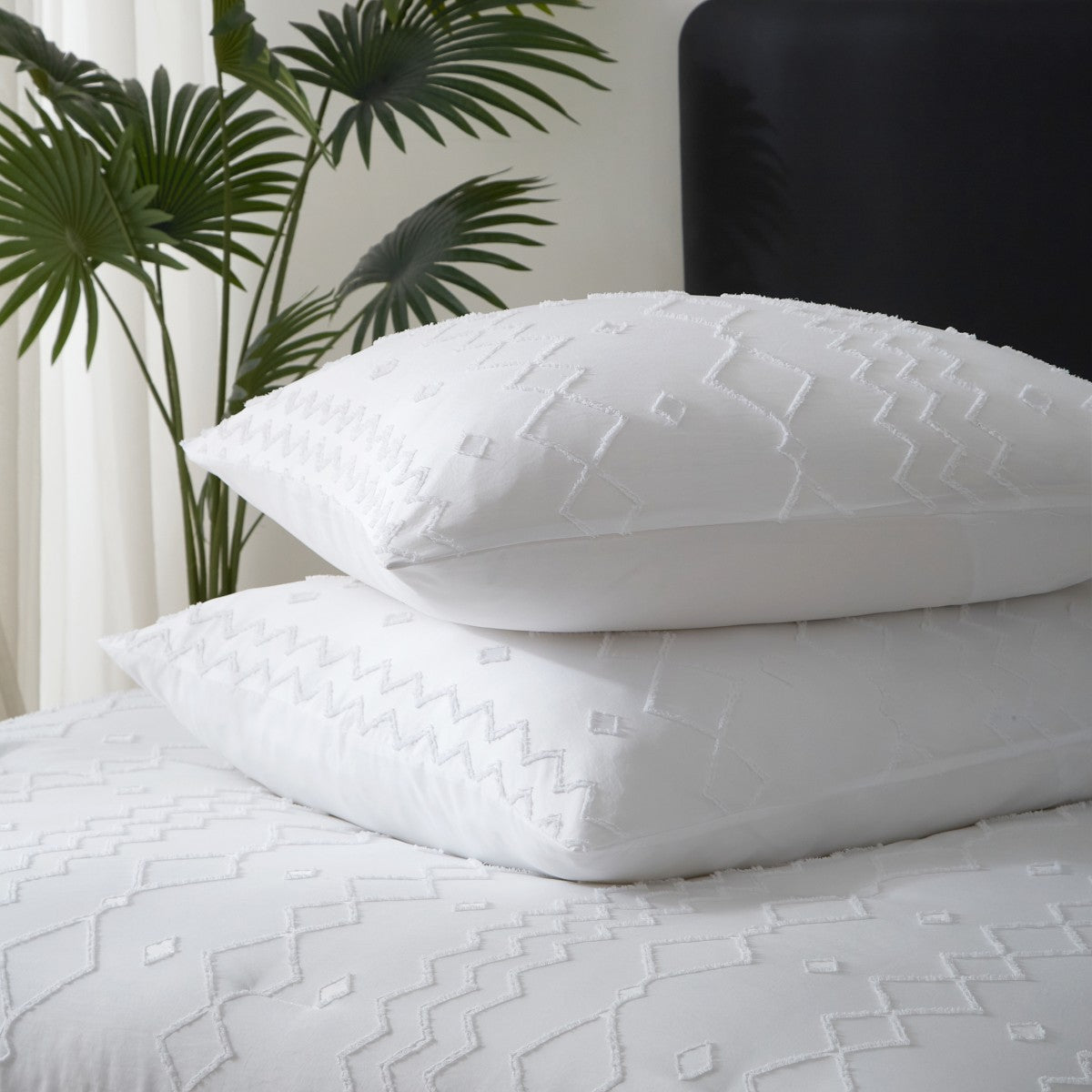 MEEALLHOME Parure de lit tuftée blanc - 1 housse 155 x 220 cm et 2 taies 80 x 80 cm