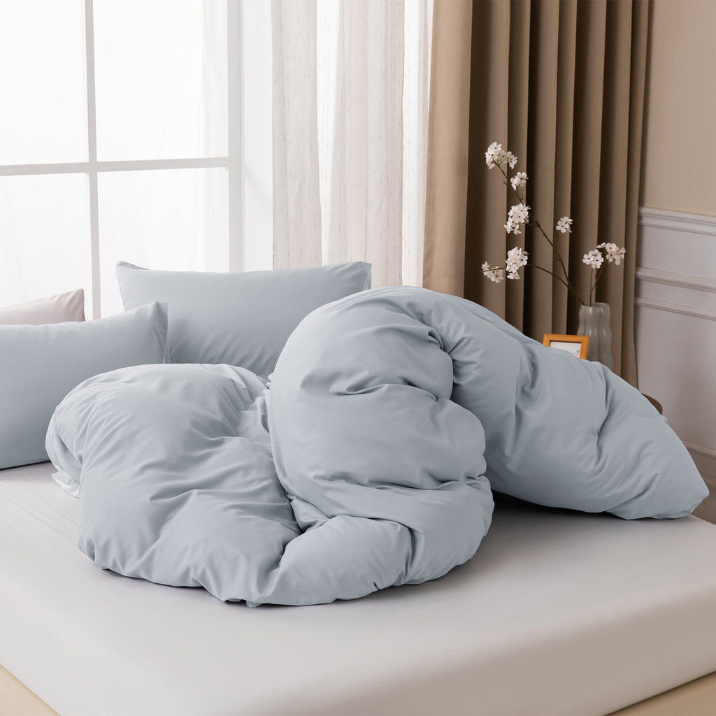 MENDALE Parure de housse de couette - Ensemble de literie haut de gamme - Housse de couette 200 x 200 cm avec taie d’oreiller 80 x 80 cm - Microfibre brossée douce - Bleu clair et gris clair