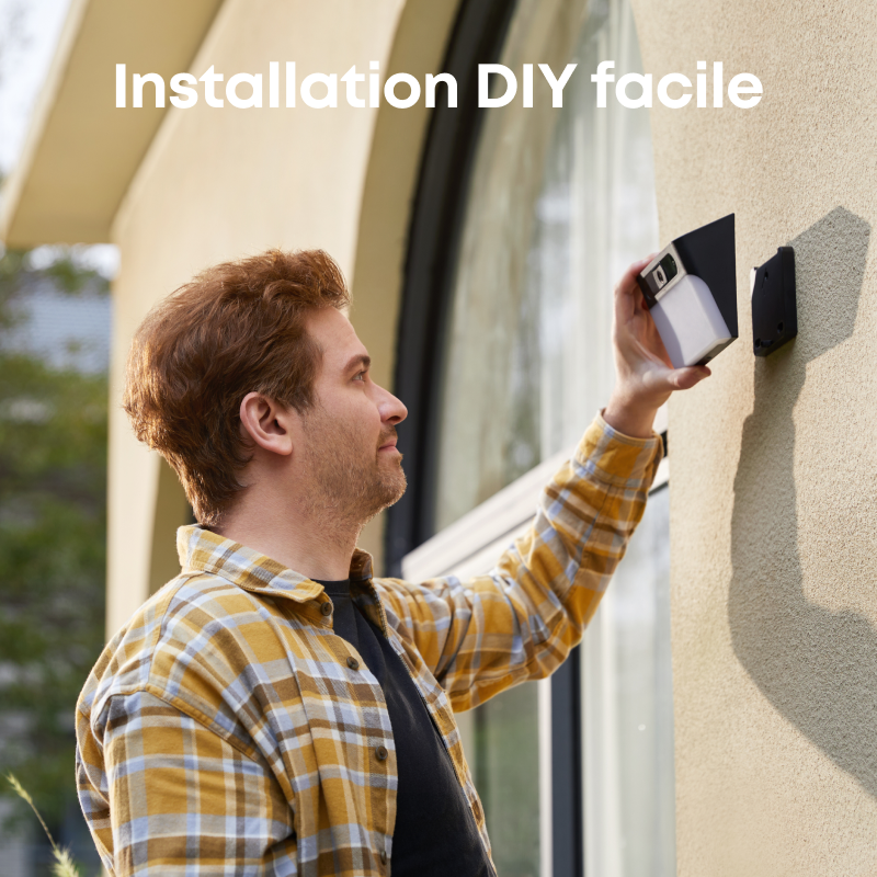 Projecteur-Caméra Murale Solaire eufy Security S120 - Caméra de Sécurité Solaire, Extérieur Sans Fil, 2K, Alimentation Permanente, Éclairage Activé par le Mouvement, IA, IP65, Projecteur, Sans Frais Mensuels