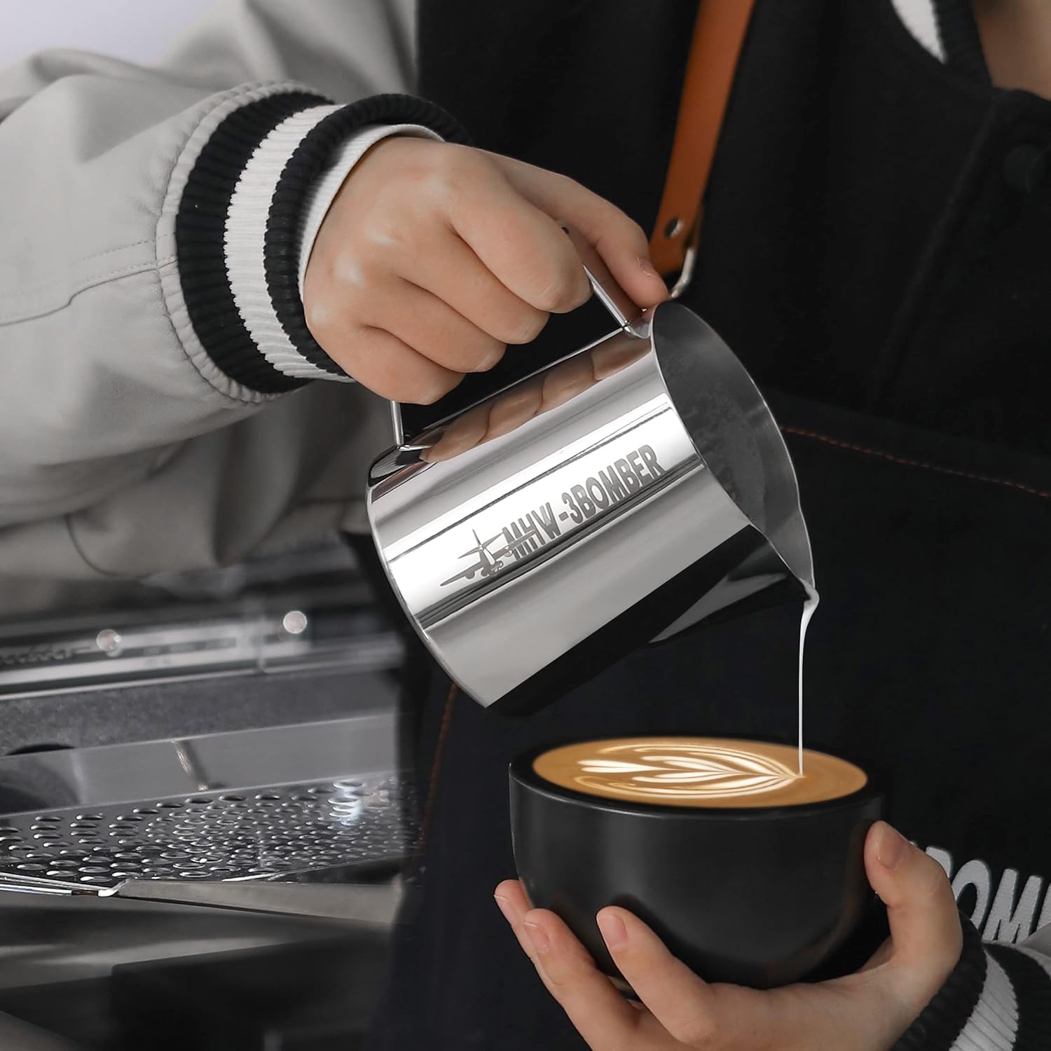 MHW-3BOMBER P5002S 5.0 Pichet à latte art en acier inoxydable gris brillant - 500 ml