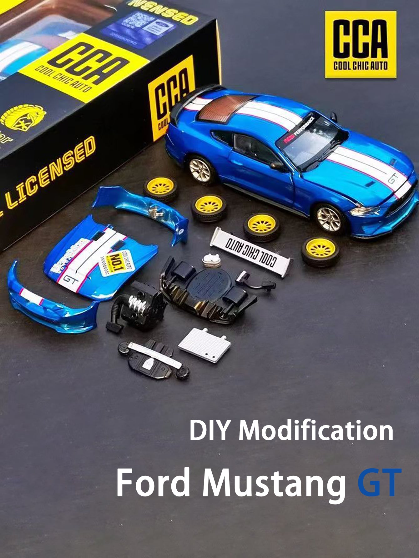 CCA Classic Blue 2018 Ford Mustang GT Voiture Miniature en Métal 1:42 - Kit DIY avec Portes Ouvertes, Intérieur Détaillé, Cadeau de Collection