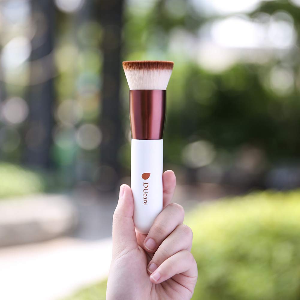 DUcare Pinceau de maquillage kabuki plat synthétique pour fond de teint liquide et poudre minérale - Or rose/blanc