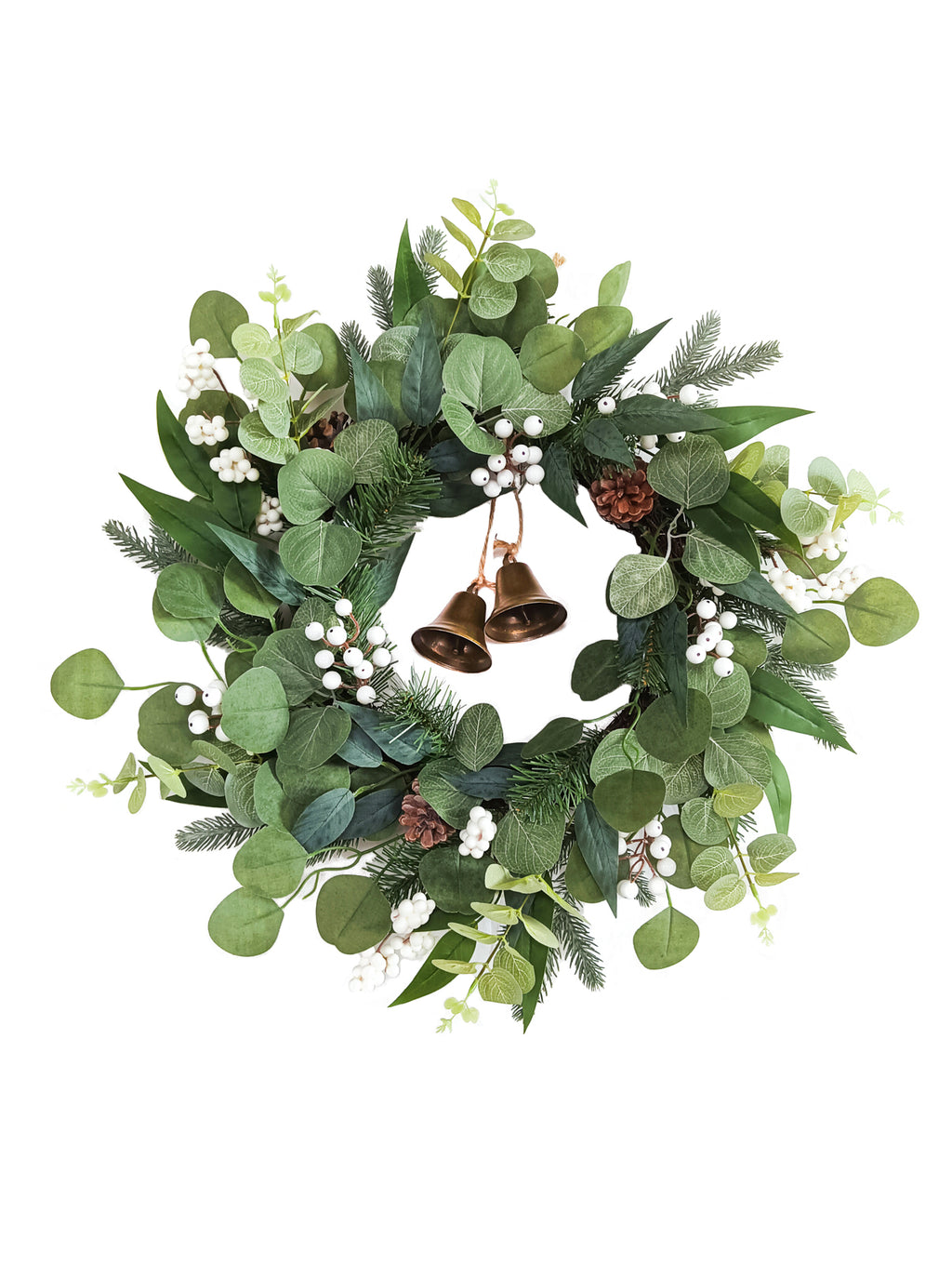 Daisy Darcy Couronne de baies d'eucalyptus 50 cm avec clochettes en métal Matériau naturel : pommes de pin