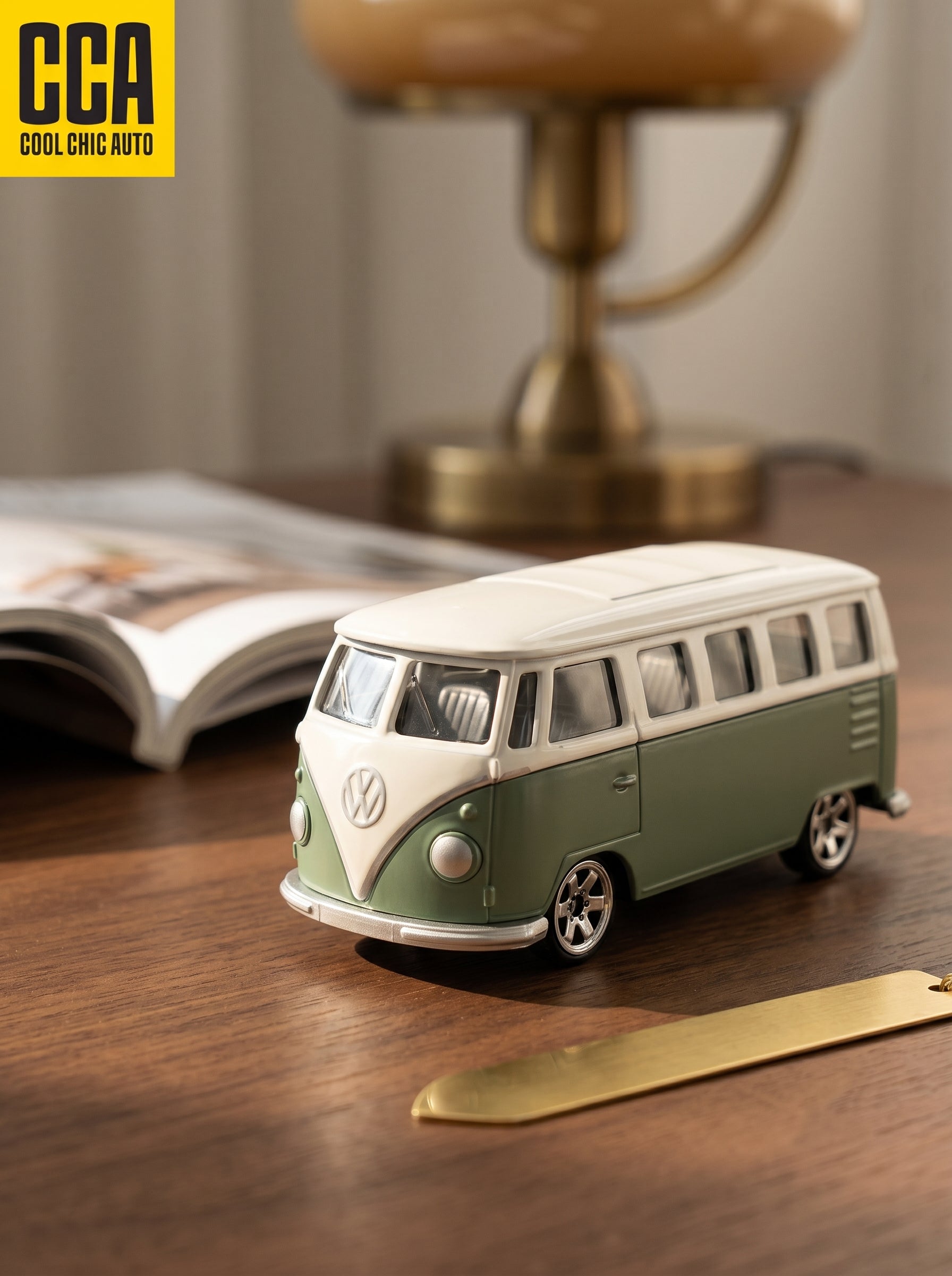 CCA Modèle réduit Volkswagen T1 Bus à l’échelle 1:56 – Voiture jouet en métal moulé sous pression, format de poche, avec suspension – Cadeau d’anniversaire pour garçons