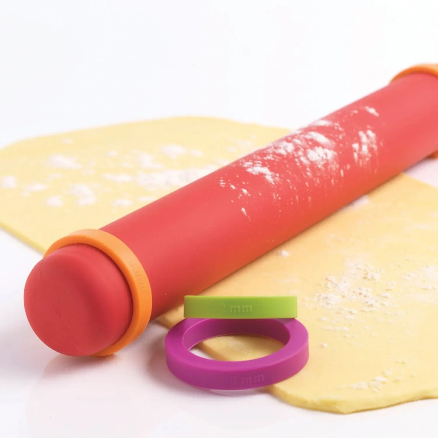 Mastrad Rouleau à pâtisserie réglable antiadhésif Rouge – Contrôle d’épaisseur 2 à 8 mm – Silicone sans BPA – 41 cm