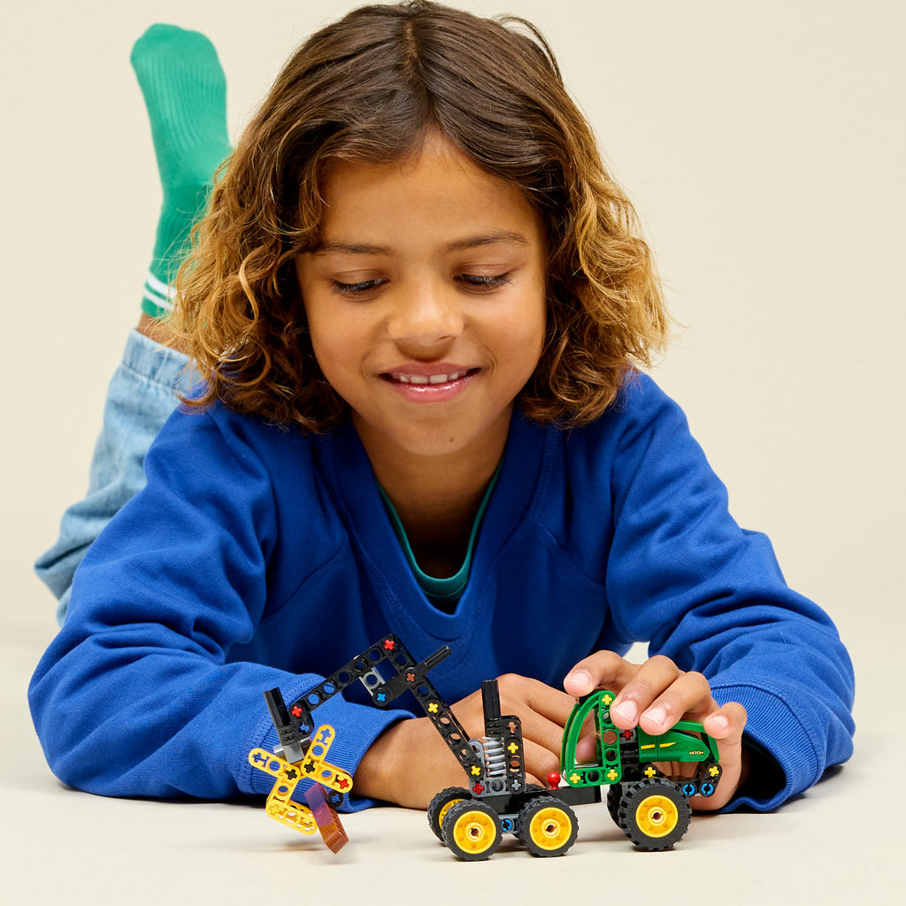LEGO Technic 42218 Abatteuse forestière à roues John Deere 1470H