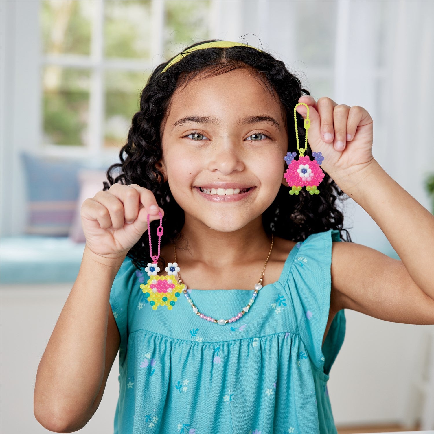 Aquabeads Kit de Création de Monstres 35144 avec 700 Perles & Attachements pour Porte-clés