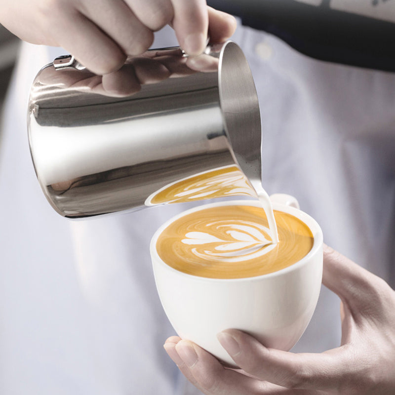 HiBREW Pichet à lait en acier inoxydable 350 ml, carafe à café pour mousse de lait, tasse à dessin floral, pot à lait pour cappuccino et espresso