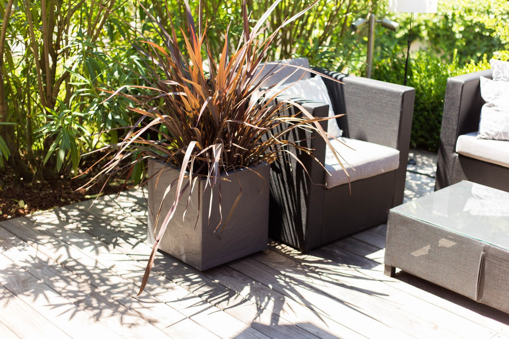 EDA Pot carré VOLCANIA Beige Calcaire - 40 cm Double paroi - avec zone de rétention d'eau Dim. 39,5 x 39,5 x 43,5 cm - Volume 31 L