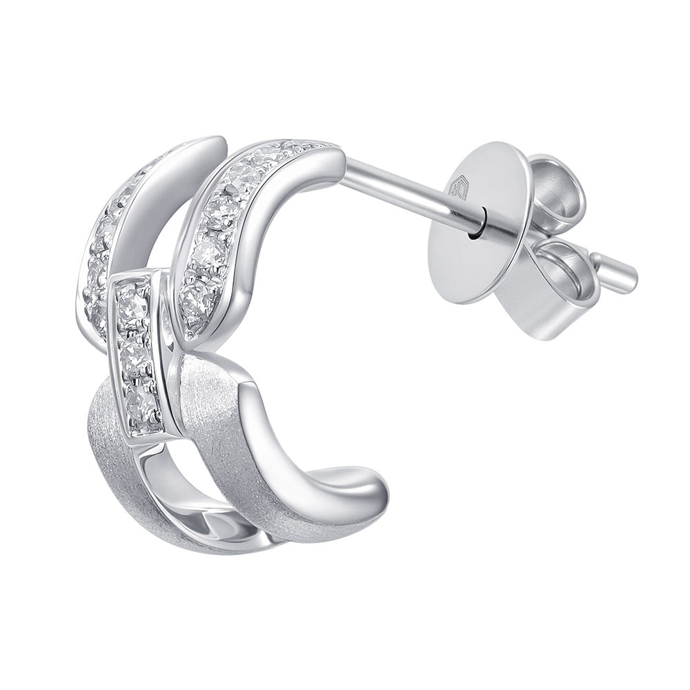 ALAIN MICHAL Boucles d’oreilles Entrelacs demi-pavées de diamants