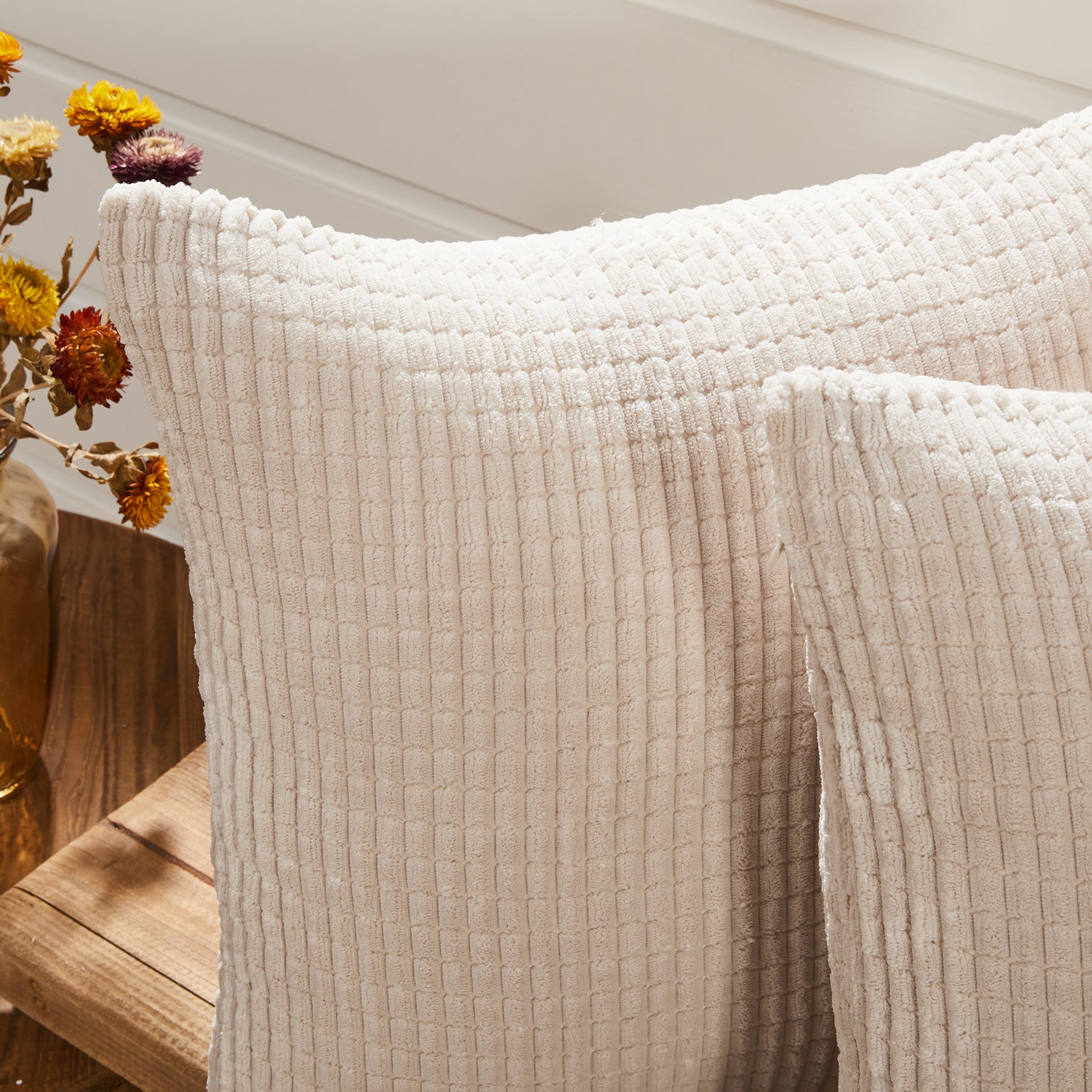 Deconovo Housse de coussin en velours coloris beige 45 x 45 cm - 1 pièce
