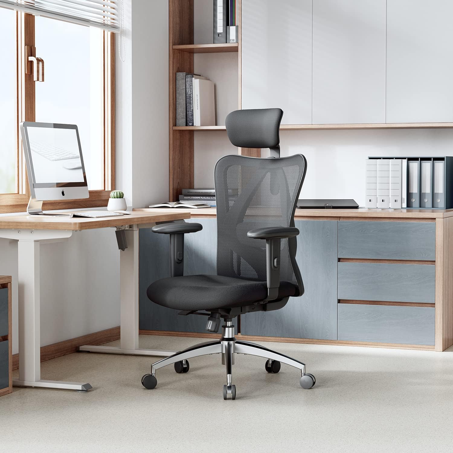 Chaise de bureau ergonomique SIHOO M18, chaise de bureau informatique avec appui-tête et lombaire réglables, chaise pivotante haute pour bureau à domicile (Noir pur)