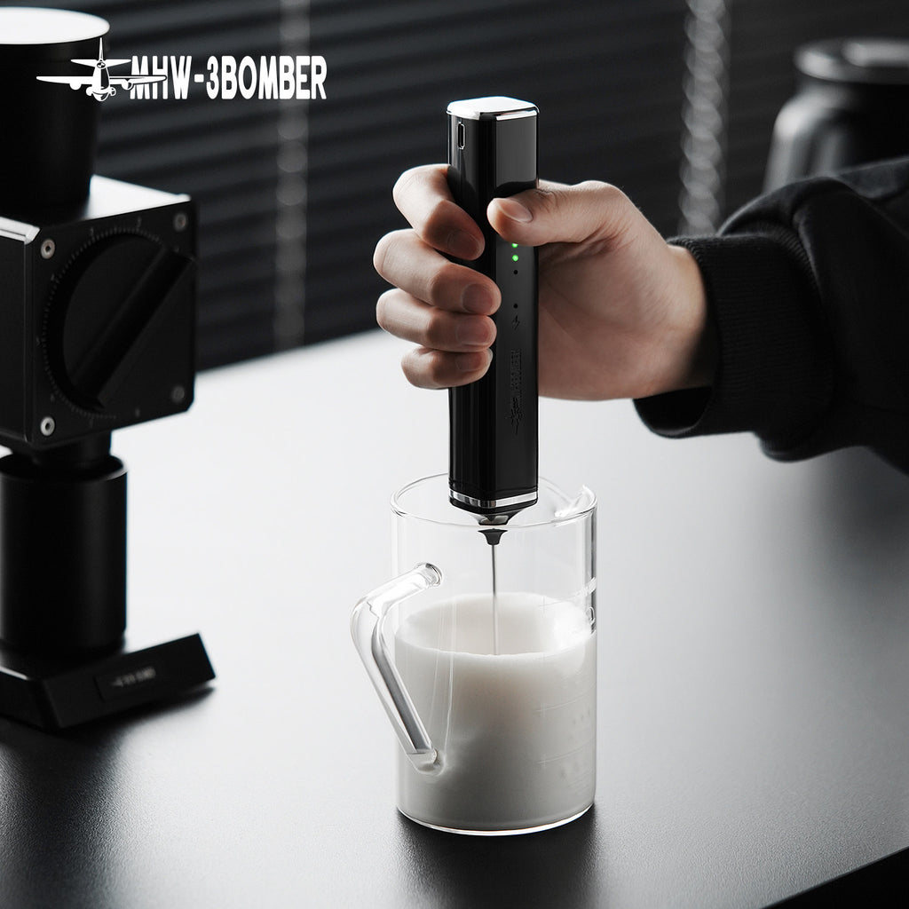 MHW-3BOMBER Mousseur à Lait Électrique, Mousseur à Main 3 en 1 pour Mousse Chaude/Froide, Fouet en Acier Inoxydable, Mousseur à Café pour Cappuccino/Latte - Blanc