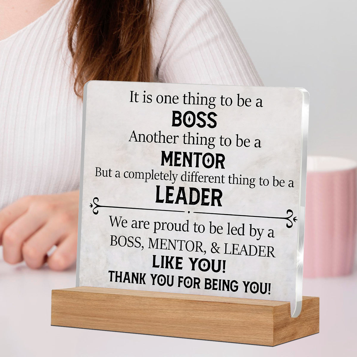Alphynix 1 pc plaque en acrylique "Always Remember", support sur socle en bois avec citation inspirante "Vous êtes plus brave que vous ne le croyez, plus fort que vous n'en avez l'air