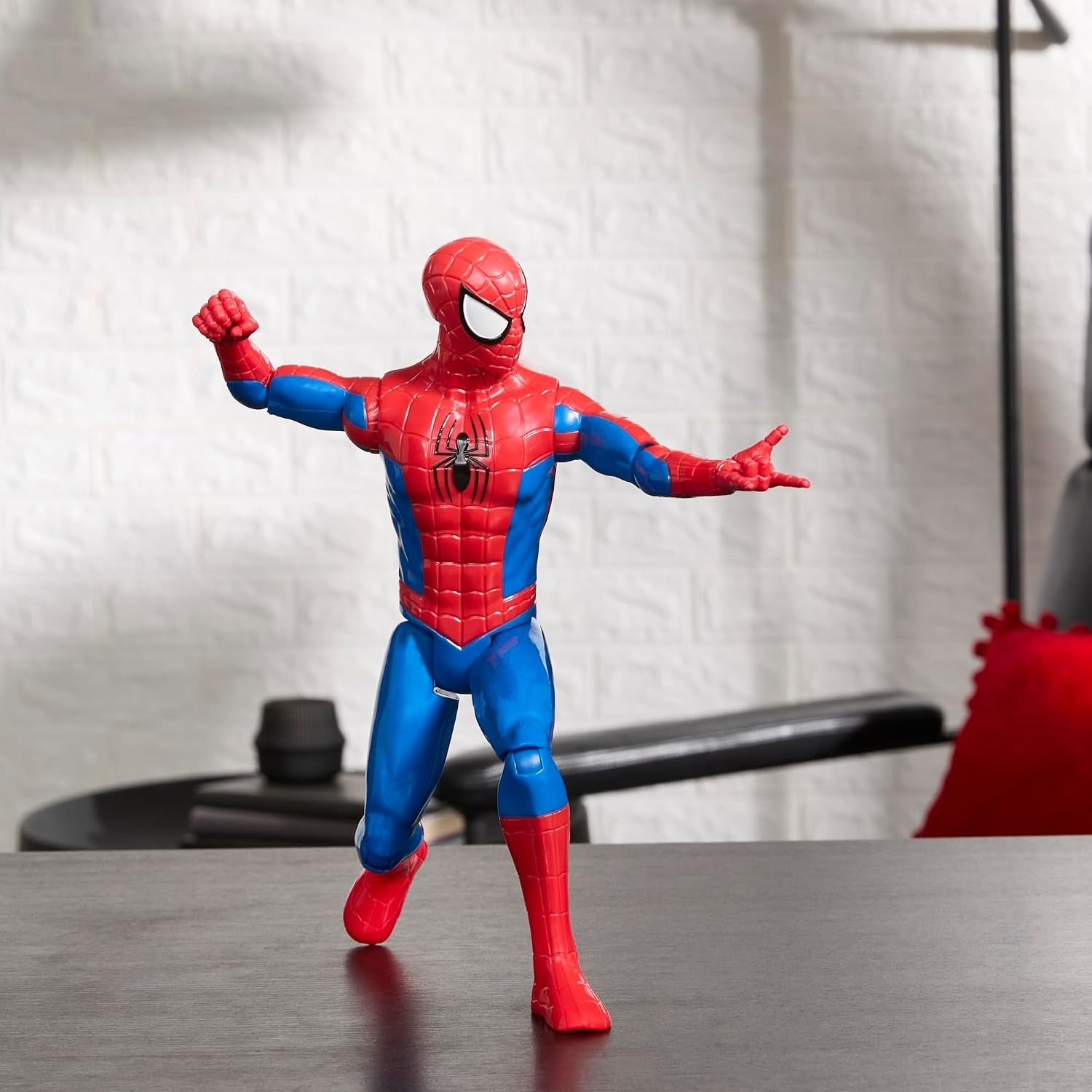 HASBRO Marvel Spider-Man Série Titan Figurine Articulée 30 cm