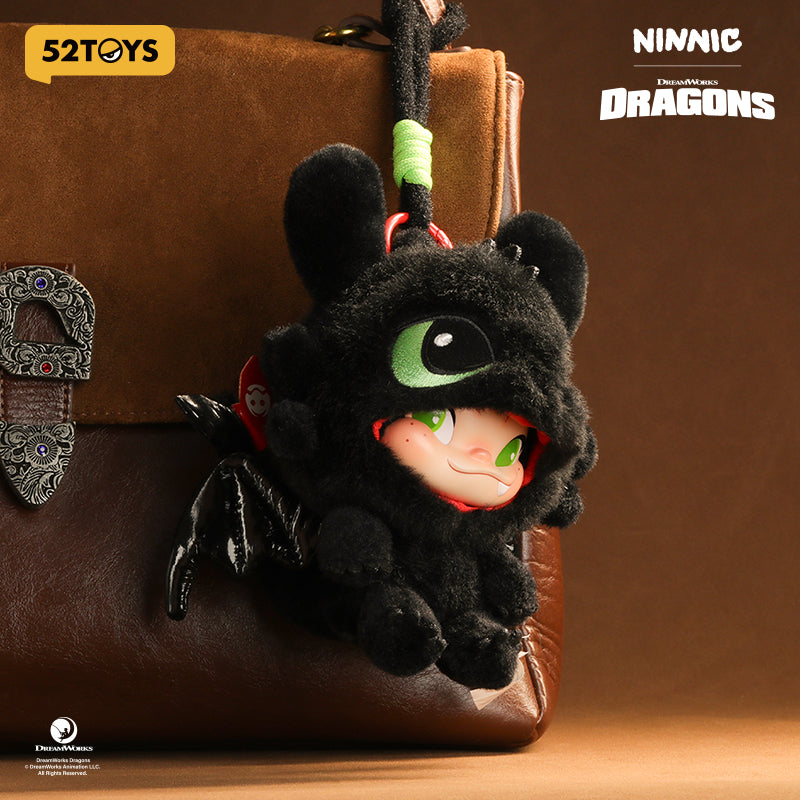 52TOYS NINNIC Co-branded Toothless Pendentif en Peluche Limité Figurine de Collection Tendance Décor de Bureau Mignon Cadeau d'Anniversaire