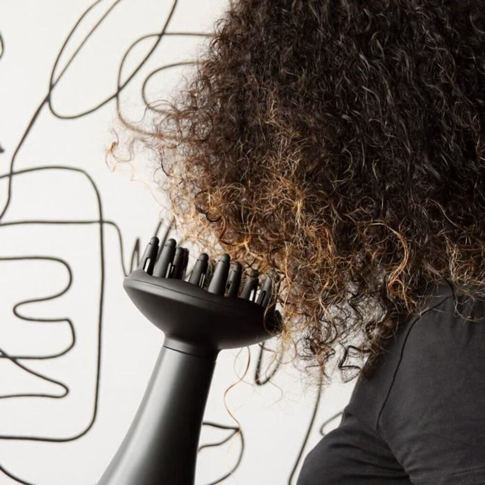 Demeliss Saint Algue Série Professionnelle Salon 2200 Sèche-cheveux - Ionique Tourmaline - Anti-frisottis - 2 vitesses, 3 températures - Moteur AC puissant - Diffuseur + Concentrateur - Noir