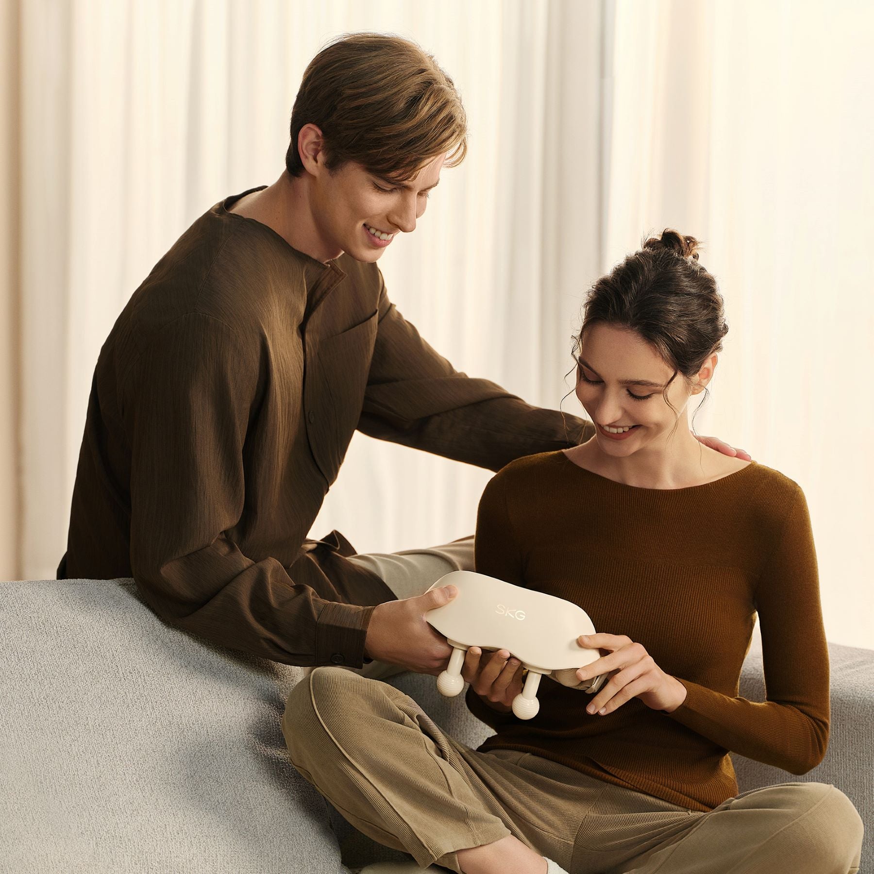 SKG HS500-2 Appareil de massage pour le cou et les épaules Rotation, pétrissage et moxibustion à lumière rouge Cadeau pour l'être aimé