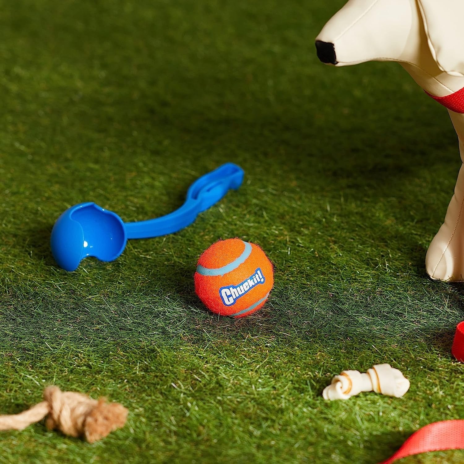 Chuckit! Lanceur de balle de sport pour chien avec balle de tennis moyenne - Taille moyenne - 45 cm