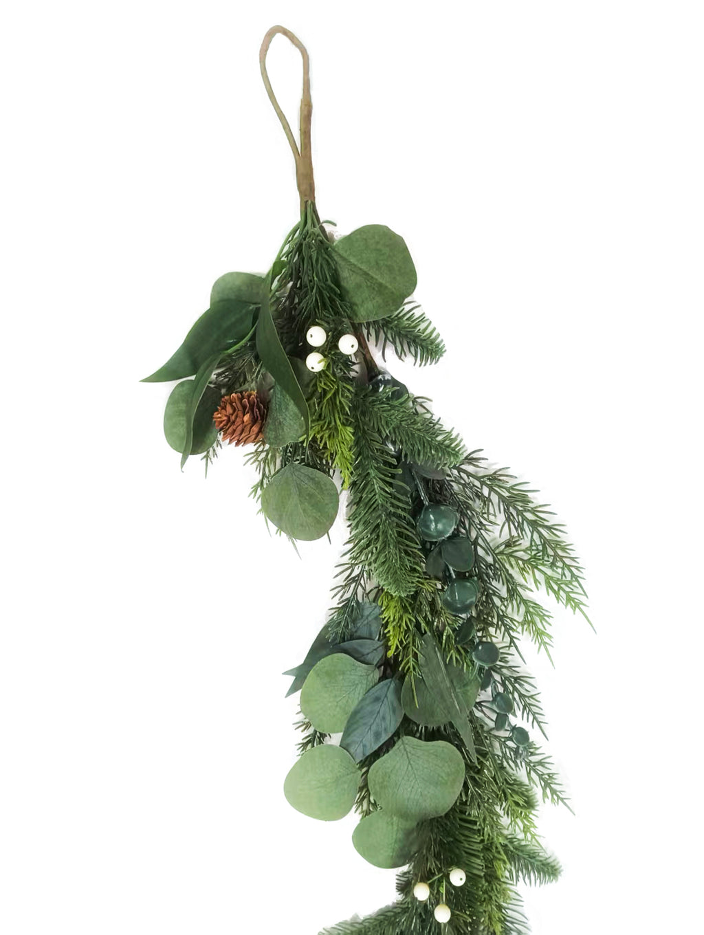 Guirlande de feuillage de 6 ft avec mini cônes et baies blanches Matériau naturel : pommes de pin