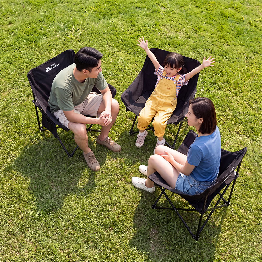 Mobi Garden, Chaise lune pliante et portable pour le camping, la pêche et le pique-nique, Noir, Assise large de 64,5 cm, Capacité de charge élevée, Durable et résistante à la déchirure