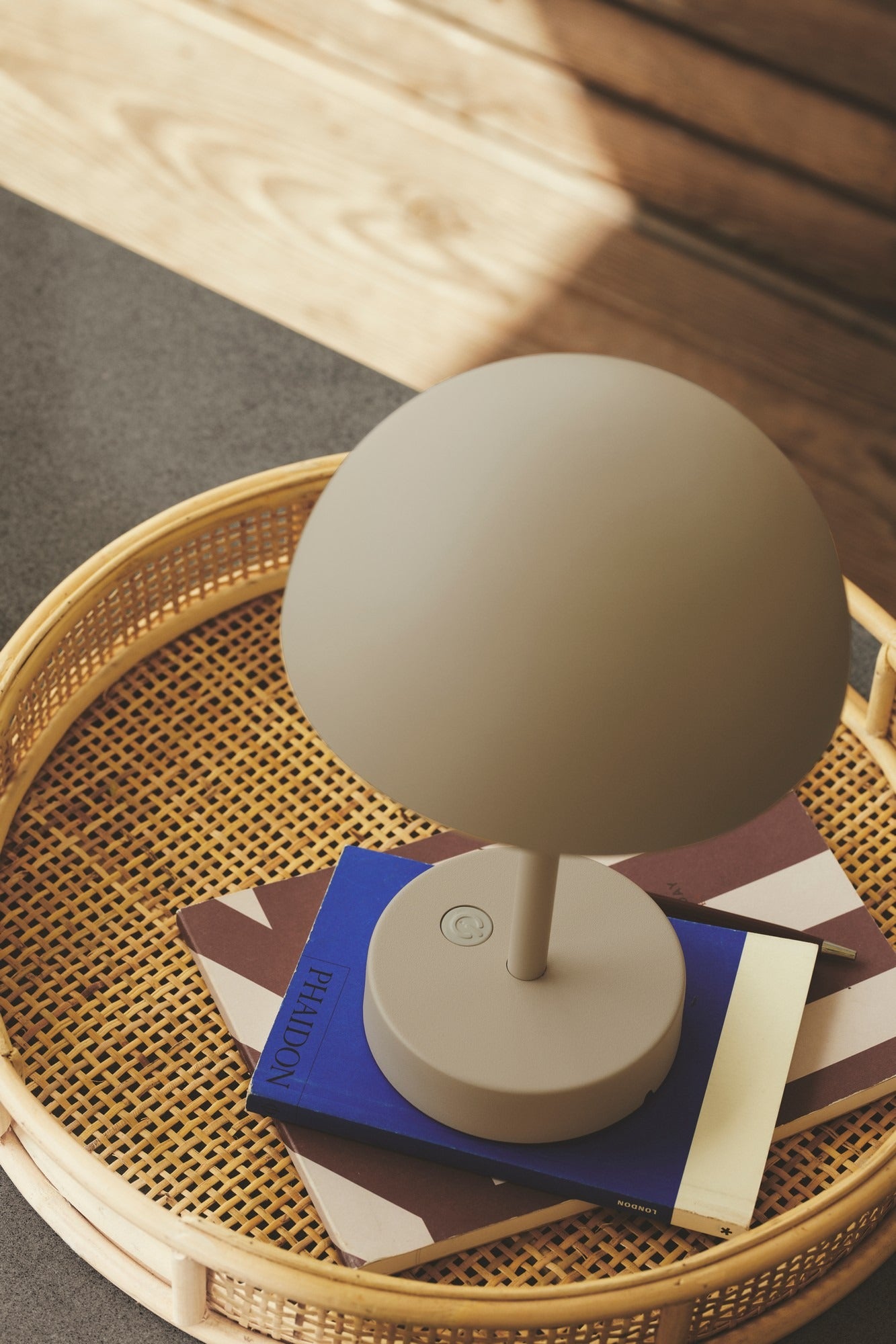Luminaire nomade ELLEN To Go - LED intégrée blanc chaud 3000k - aluminium beige IP44 - Nordlux, Extérieur