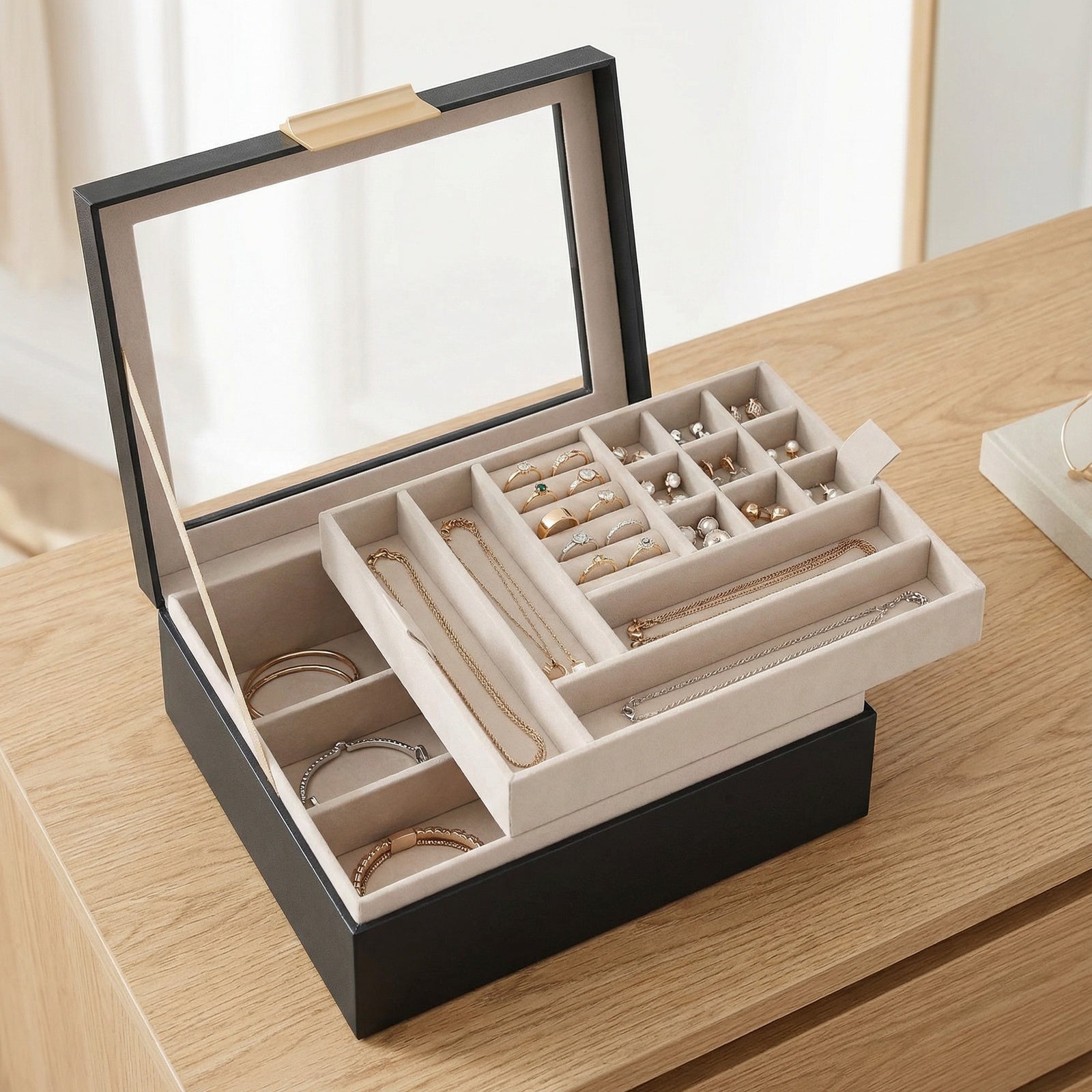 JOYFURNOS Boîte à Bijoux avec Couvercle en Verre, Organiseur à Bijoux 2 Niveaux avec Plateau Amovible, Rangement pour Bijoux, Style Moderne, Cadeau pour Vos Proches, Noir Graphite et Or Métallique