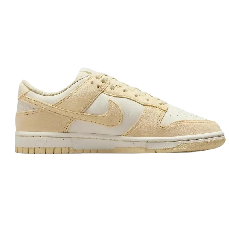 Nike Baskets Dunk Low crème femme