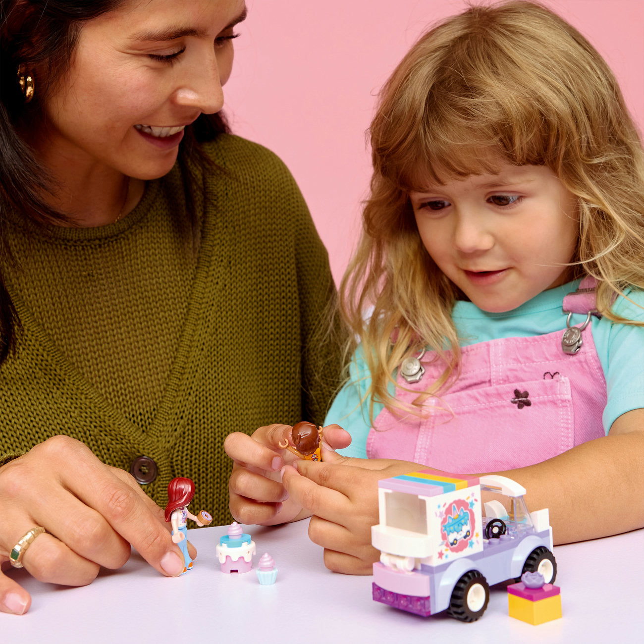 LEGO Friends 42675 Voiture de livraison du gâteau licorne