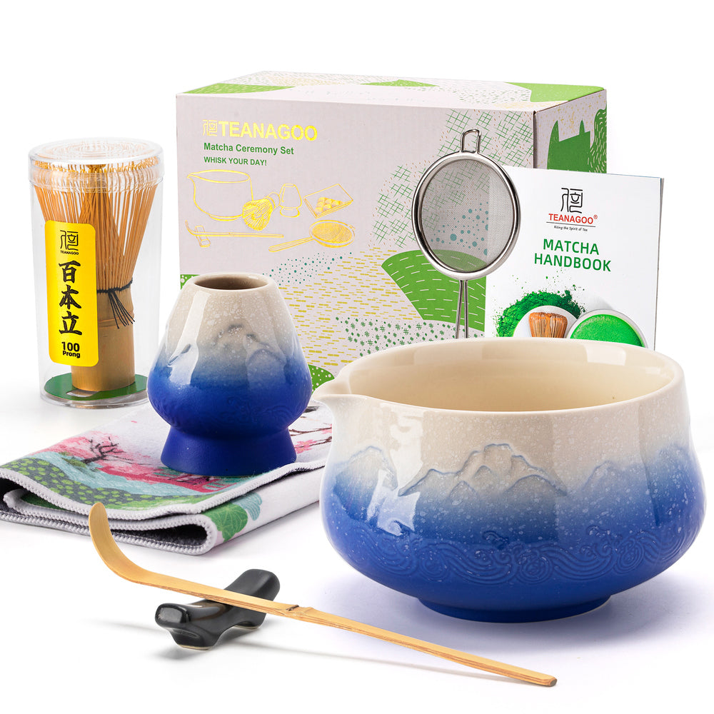 TEANAGOO Set de cérémonie du matcha bleu 7 pièces avec fouet, bol en céramique motif Fuji, cuillère doseuse et tamis pour préparer des boissons au matcha au lait, cadeau pour amateurs de matcha