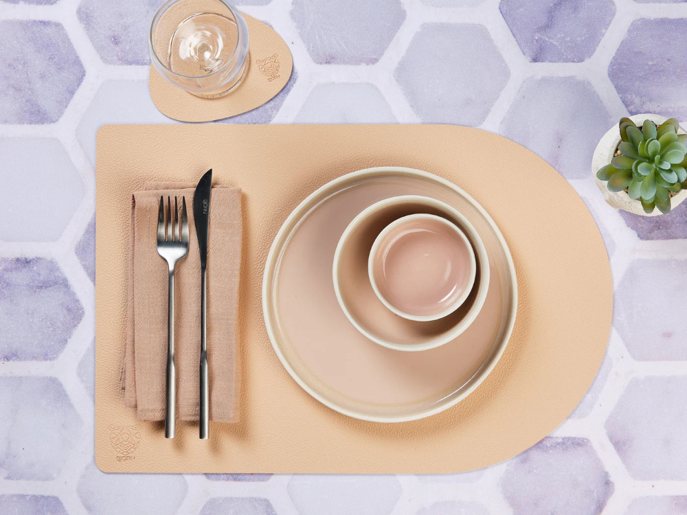 BJÖRN Lot de 6 sets de table ovale réversible en cuir recyclé - Rose pâle et vert pâle
