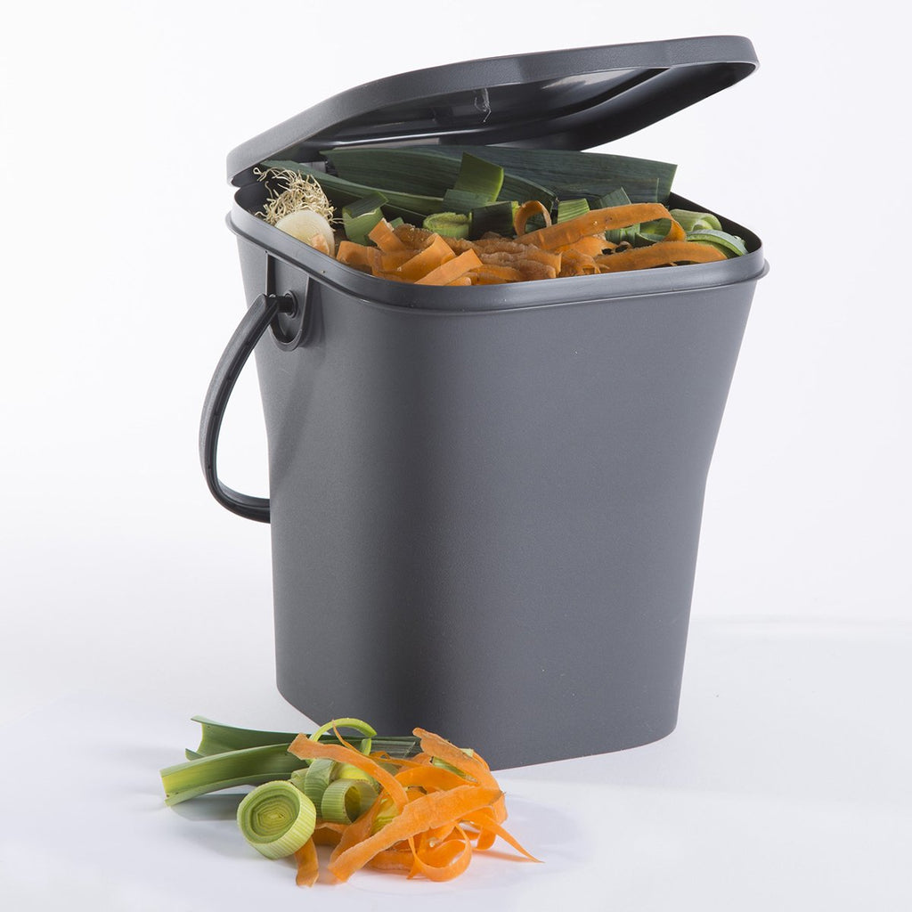 EDA POUBELLE A COMPOST 6 L AVEC COUVERCLE
Dim. : 24,8 x 23,8 x 24,3 cm Gris Anthracite