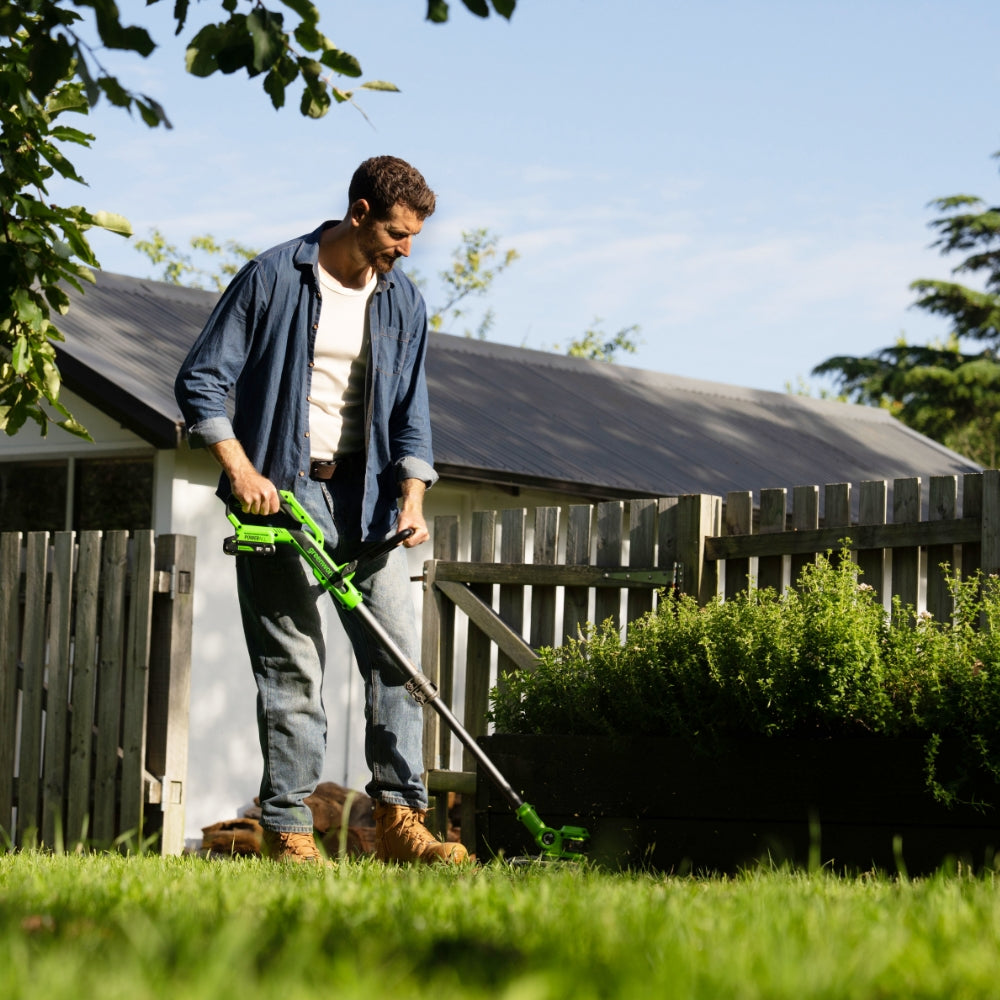 greenworks Coupe-bordures sans balais 24 V Gen2 2 en 1 avec batterie pour petits et moyens jardins, Hauteur réglable, Largeur de coupe 30 cm