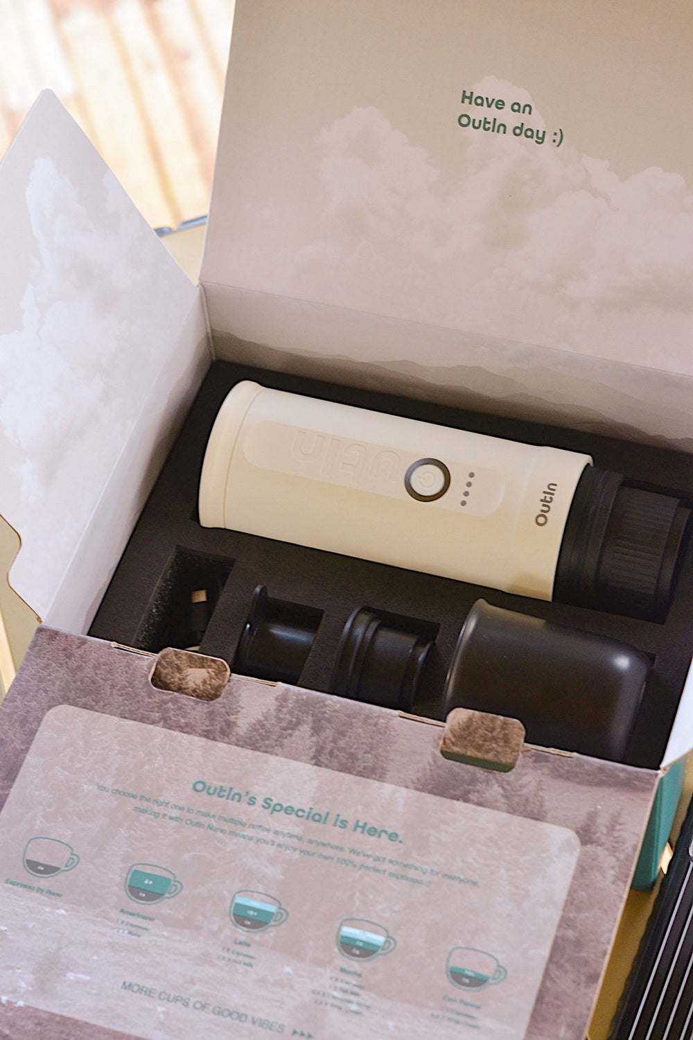 OutIn Nano Machine à Expresso Portable - Blanc Perle