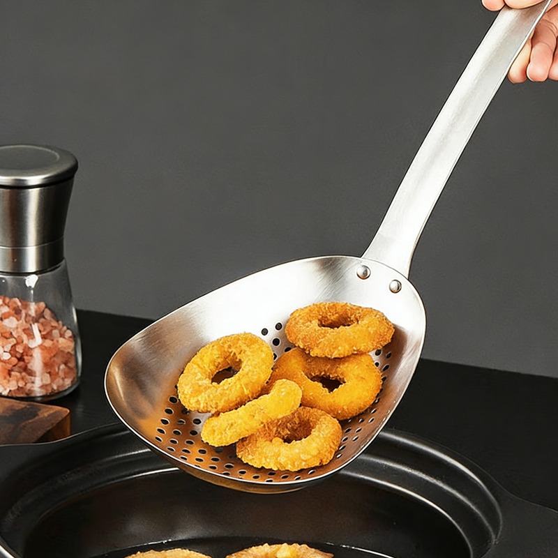 Maxcook Cuillère égoutteuse à fentes, grande cuillère égoutteuse en acier inoxydable 15 cm avec poignée et trous de suspension, écumoire, pelle de friteuse, passoire de cuisine pour la cuisson, l’égouttage et la friture, MCCU3545