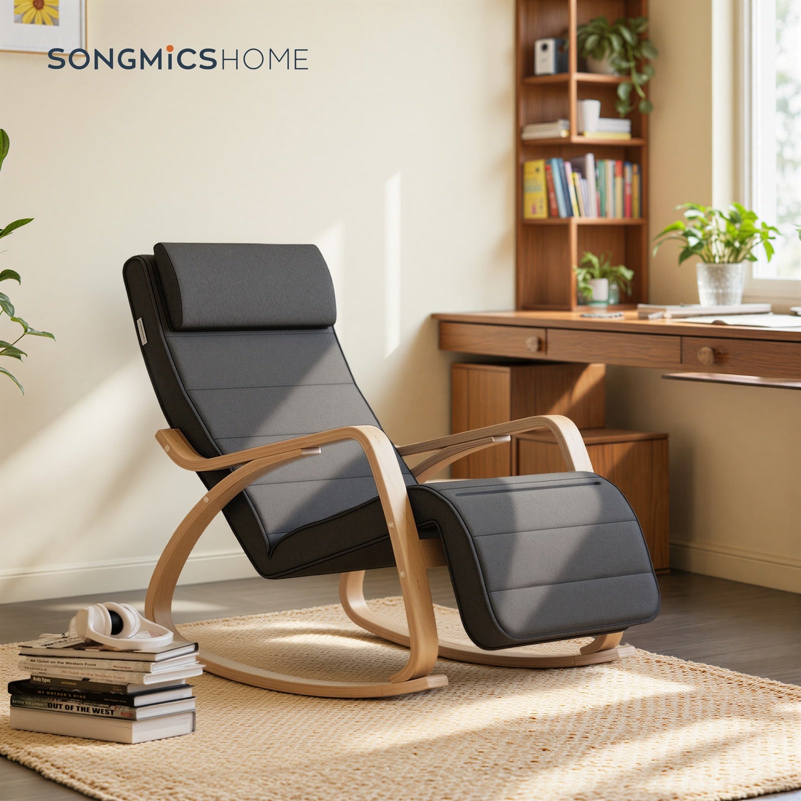JOYFURNOS Fauteuil à bascule gris foncé et naturel avec accoudoirs en bouleau – Repose-pieds réglable à 5 niveaux, supporte jusqu’à 150 kg – Idéal pour salon ou chambre