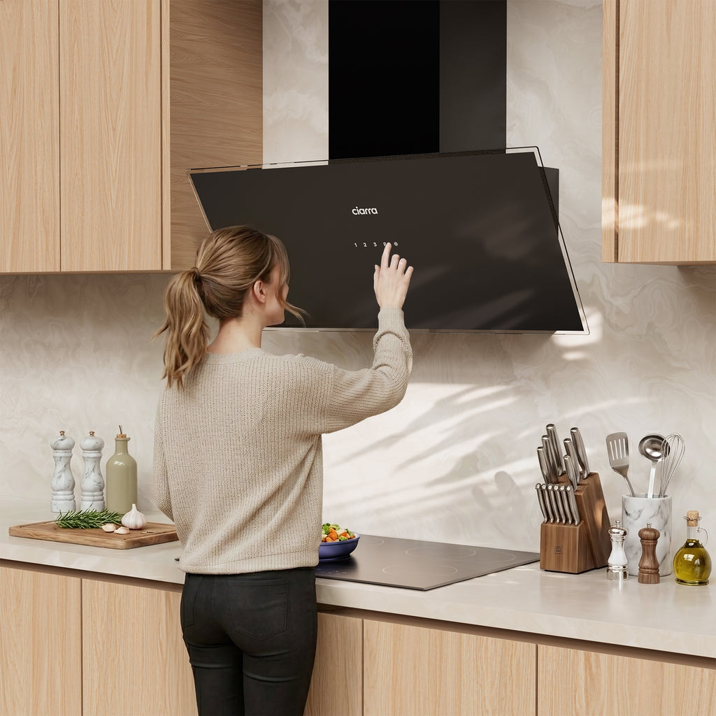 Ciarra Hotte aspirante murale 90 cm à verre incliné, design en verre noir, système à double aspiration, commande tactile + WiFi via application, 650 m³/h, 4 vitesses